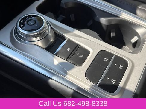 Used 2022 Ford Explorer XLT w/ Equipment Group 202A RWD image 28