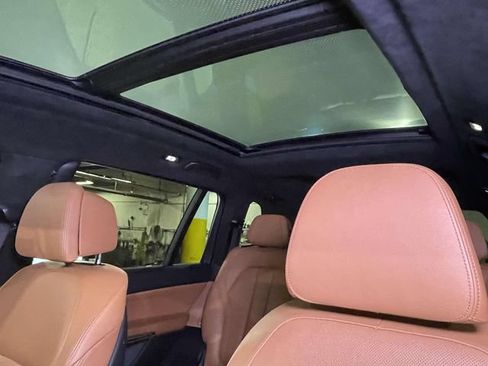 Used 2022 BMW X7 xDrive40i w/ M Sport Package AWD/4WD image 17