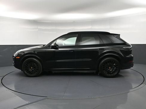 Certified 2023 Porsche Cayenne Platinum Edition AWD/4WD image 2