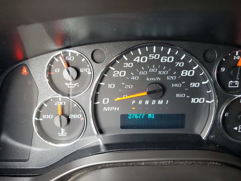 Used 2023 GMC Savana 2500 w/ Driver Convenience Package image 27