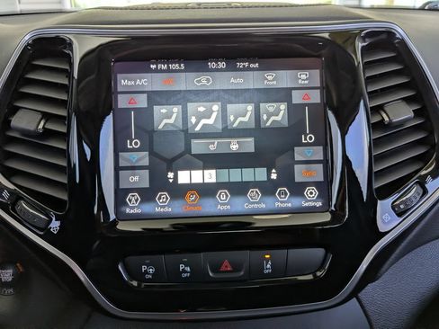 Used 2021 Jeep Cherokee Limited AWD/4WD image 19