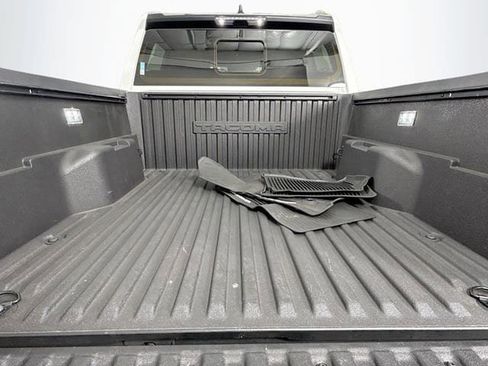 Certified 2025 Toyota Tacoma SR5 AWD/4WD image 24