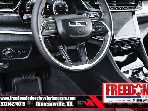 Used 2024 Jeep Grand Cherokee Altitude image 25