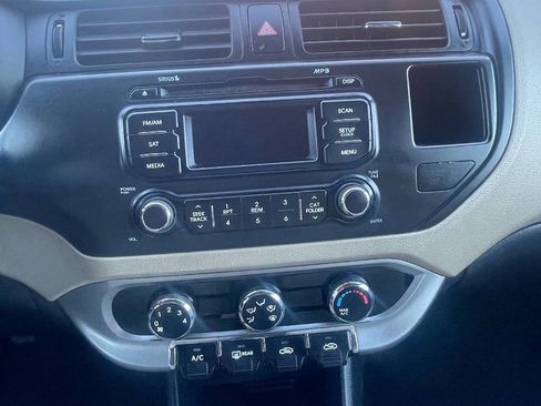 Used 2012 Kia Rio LX image 27