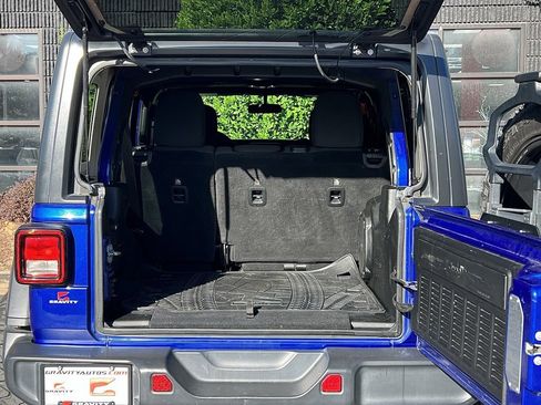 Used 2019 Jeep Wrangler Unlimited Rubicon image 17