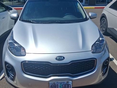 Used 2017 Kia Sportage LX AWD/4WD image 3