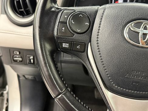 Used 2017 Toyota RAV4 XLE AWD/4WD image 30