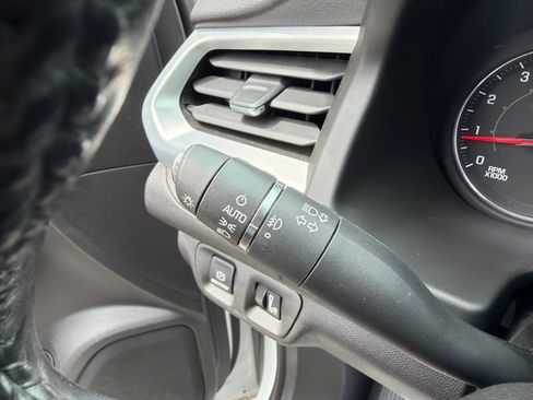 Used 2017 GMC Acadia SLT FWD image 12