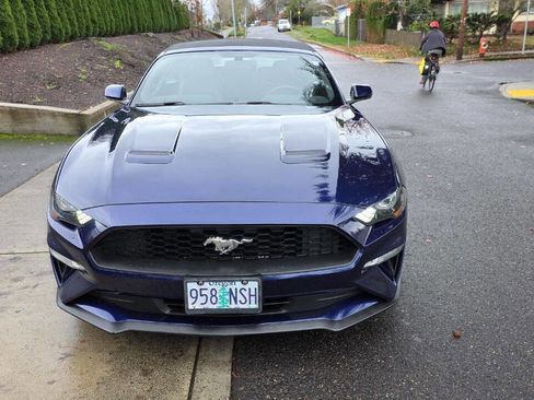Used 2018 Ford Mustang Premium image 2