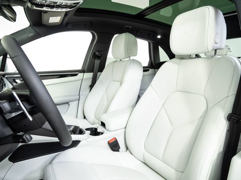 New 2026 Porsche Macan S AWD/4WD image 5
