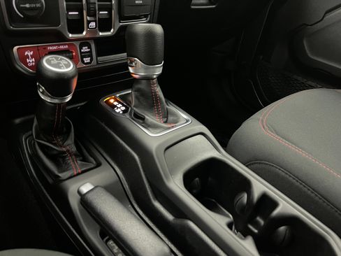 Used 2021 Jeep Gladiator Rubicon AWD/4WD image 27