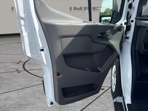 Used 2025 Ford Transit 250 Low Roof RWD image 11