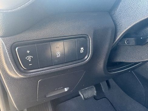 Used 2022 Kia Soul LX image 24