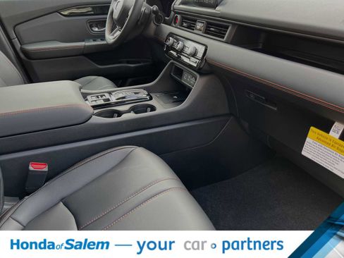 New 2025 Honda Pilot TrailSport image 17