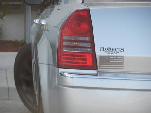 Used 2007 Chrysler 300 C RWD image 1