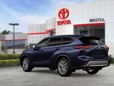 New 2026 Toyota Highlander Platinum image 28