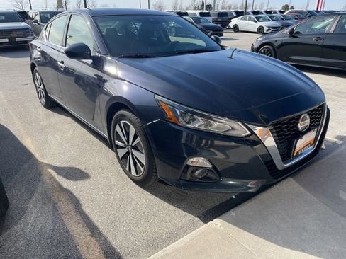 Used 2019 Nissan Altima 2.5 SV image 1