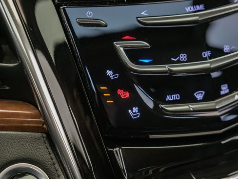Used 2017 Cadillac Escalade ESV Luxury AWD/4WD image 30