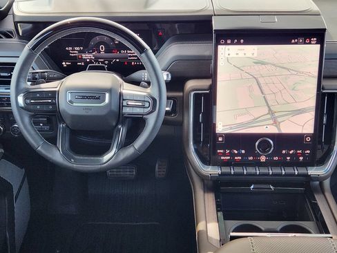 Certified 2025 GMC Yukon Denali Ultimate w/ LPO, Floor Liner Package AWD/4WD image 27