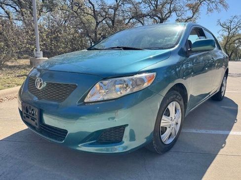 Used 2010 Toyota Corolla LE image 2