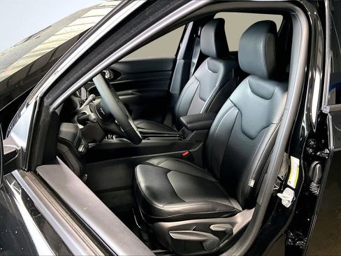 New 2026 Jeep Compass Latitude AWD/4WD image 11