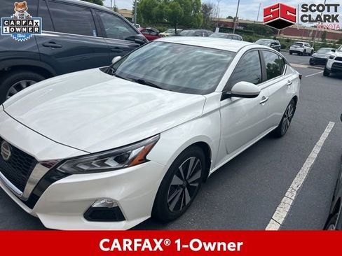 Used 2022 Nissan Altima 2.5 SV FWD image 2