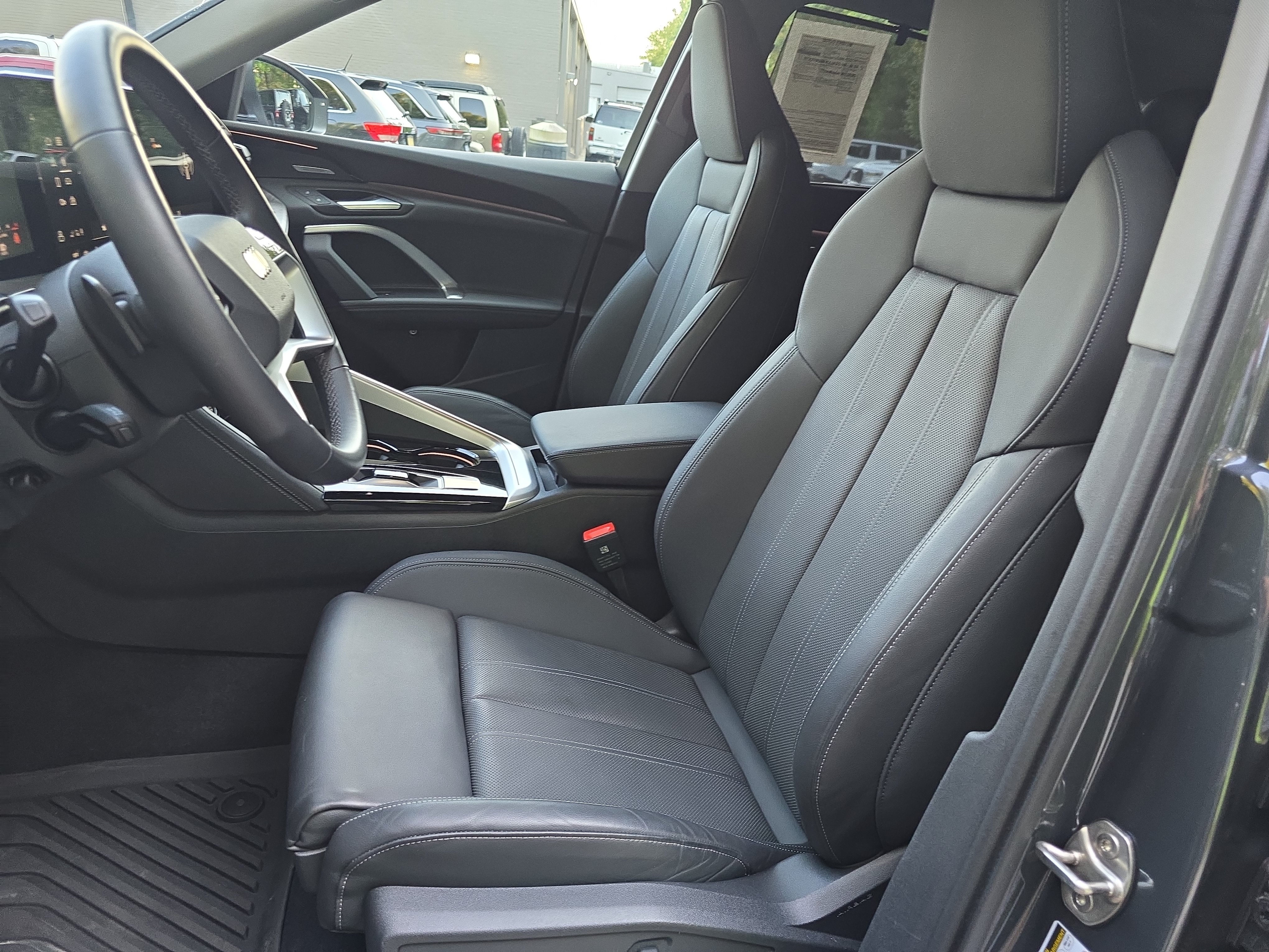 Used 2025 Audi Q5 Premium Plus w/ Premium Plus AWD/4WD image 15