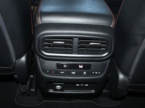 Used 2025 Honda Pilot TrailSport image 19