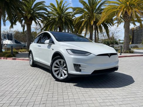 Used 2018 Tesla Model X 100D AWD/4WD image 5