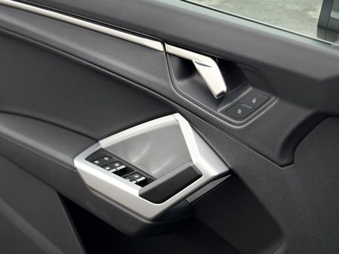 Certified 2025 Audi Q3 2.0T Premium w/ Convenience Package image 20