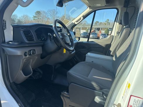 Used 2020 Ford Transit 250 Medium Roof image 9