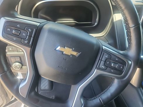 Used 2023 Chevrolet Suburban LT w/ Luxury Package RWD image 15
