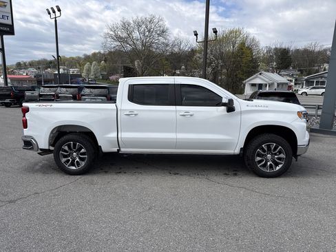 Used 2024 Chevrolet Silverado 1500 LT image 2