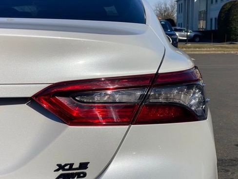 Used 2021 Toyota Camry XLE w/ Cold Weather Package image 18