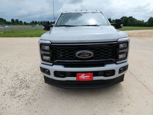 New 2026 Ford F350 Lariat w/ Black Appearance Package AWD/4WD image 9
