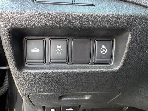 Used 2016 Nissan Altima 3.5 SL w/ 3.5 Technology Package image 16