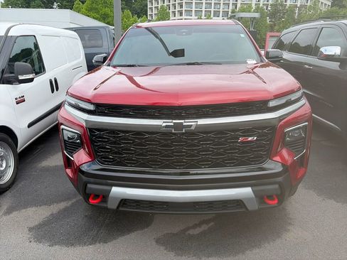 Used 2025 Chevrolet Traverse Z71 w/ Driver Confidence Package AWD/4WD image 4