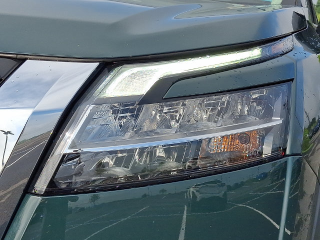 Used 2023 Nissan Pathfinder SL w/ SL Premium Package AWD/4WD image 10