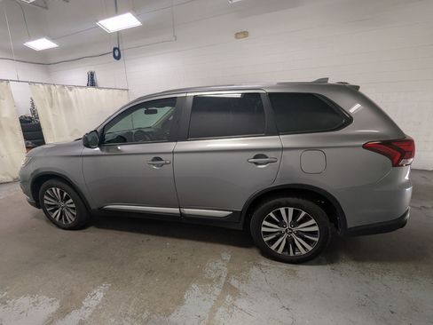 Used 2020 Mitsubishi Outlander ES AWD/4WD image 10