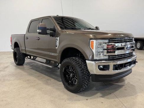 Used 2017 Ford F350 Lariat image 5