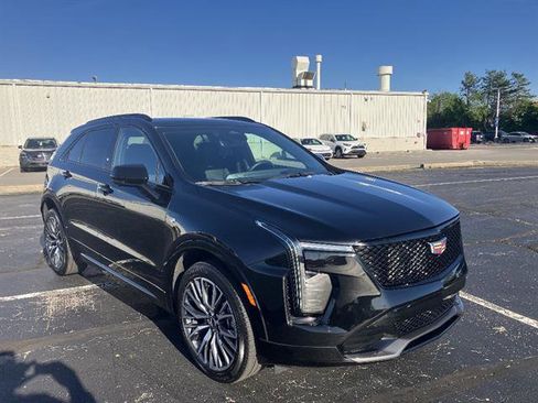 Certified 2024 Cadillac XT4 Sport image 3