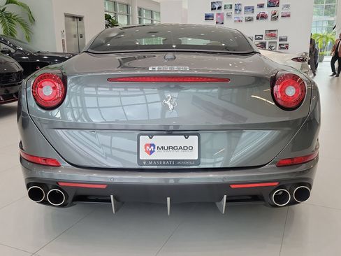 Used 2017 Ferrari California T RWD image 30