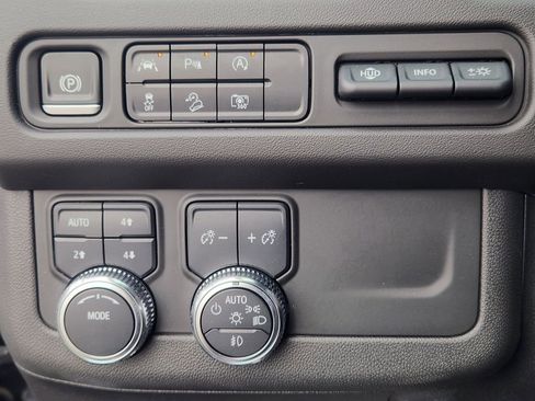 Used 2023 GMC Yukon XL AT4 w/ AT4 Premium Package image 22