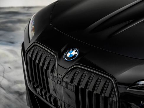 Used 2025 BMW i7 xDrive60 w/ Executive Package AWD/4WD image 32