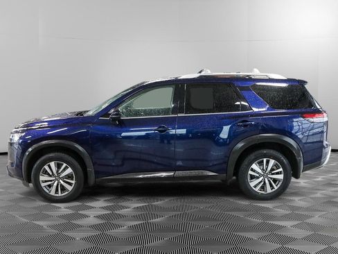 Used 2022 Nissan Pathfinder SL image 3