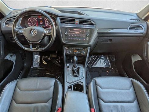 Used 2018 Volkswagen Tiguan SEL Premium FWD image 18