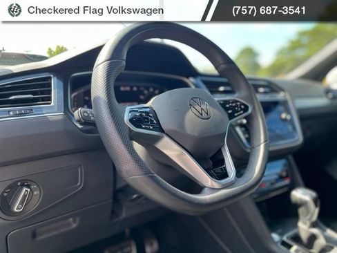 Used 2022 Volkswagen Tiguan SEL R-Line AWD/4WD image 19