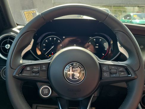 Used 2024 Alfa Romeo Giulia Sprint RWD image 19