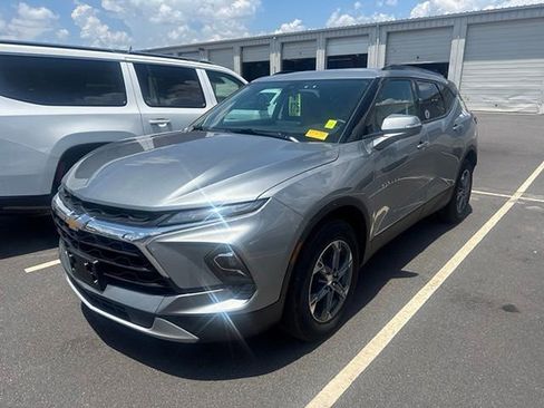 Used 2025 Chevrolet Blazer LT w/ Sound & Technology Package FWD image 1