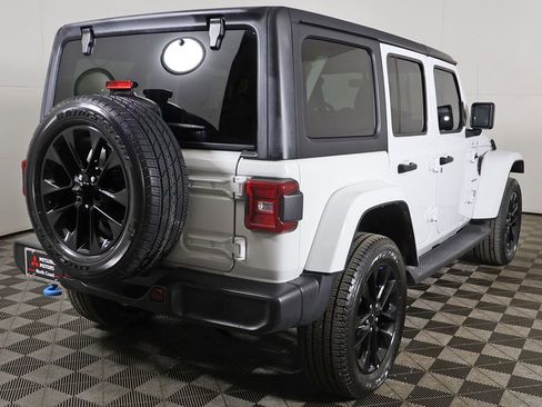 Used 2023 Jeep Wrangler Unlimited Sahara w/ Cold Weather Group AWD/4WD image 9